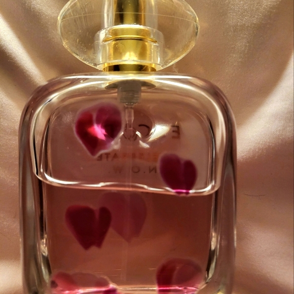 ESCADA Celebrate NOW perfume 1.7oz - Picture 1 of 1